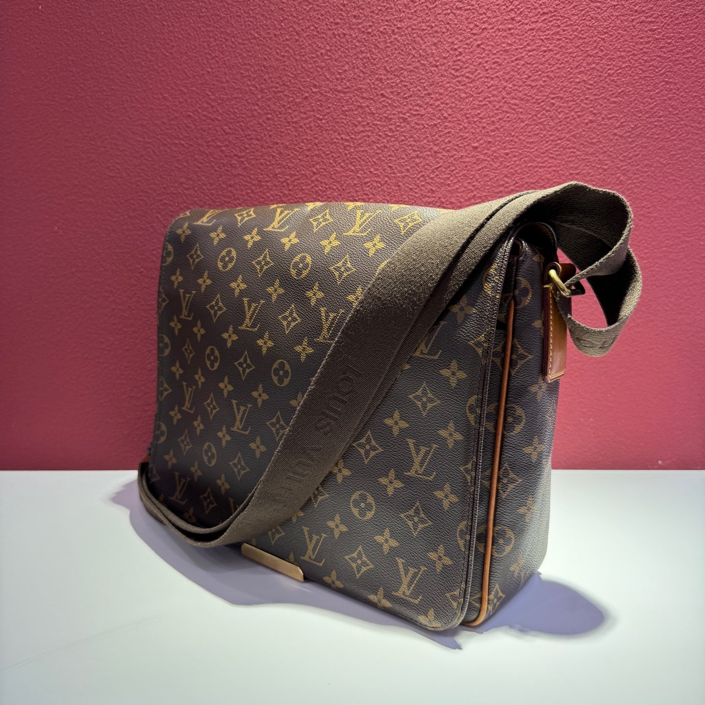 Louis Vuitton Messenger Bag