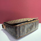 Louis Vuitton Messenger Bag