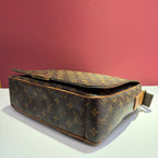 Louis Vuitton Messenger Bag