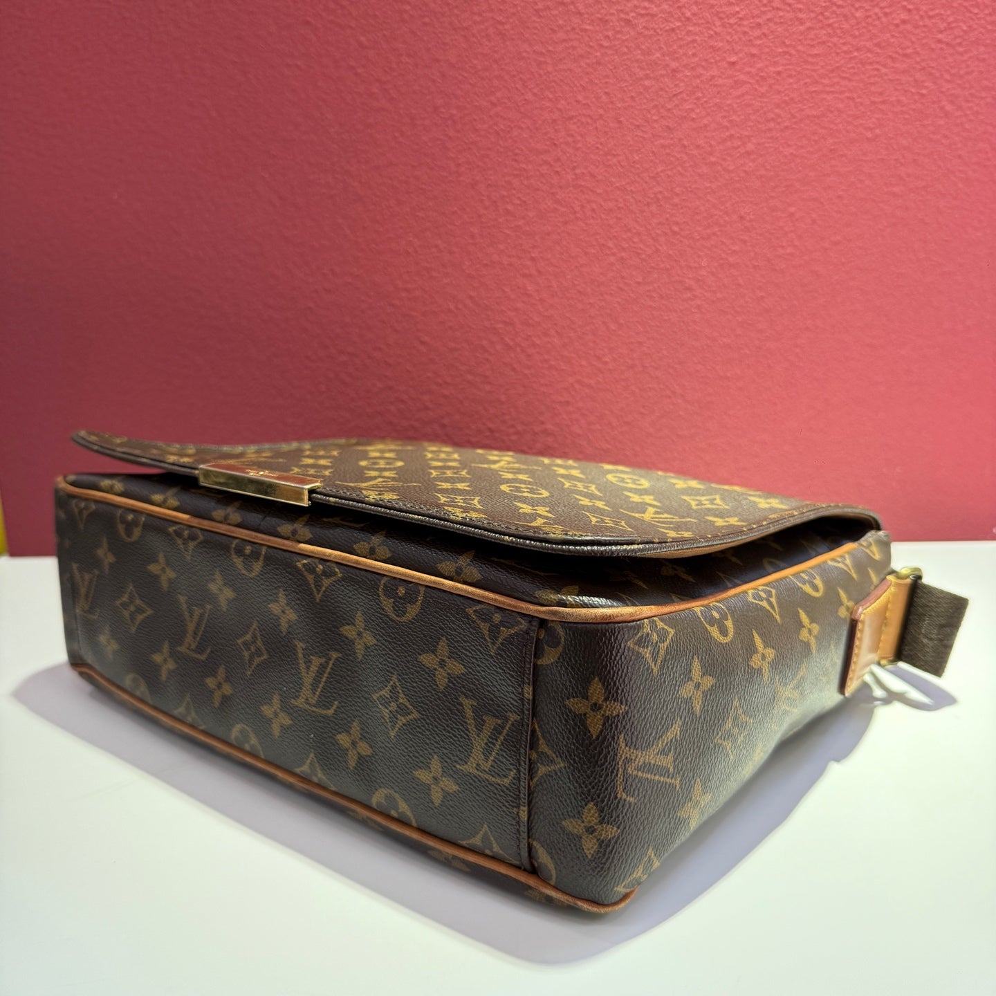Louis Vuitton Messenger Bag