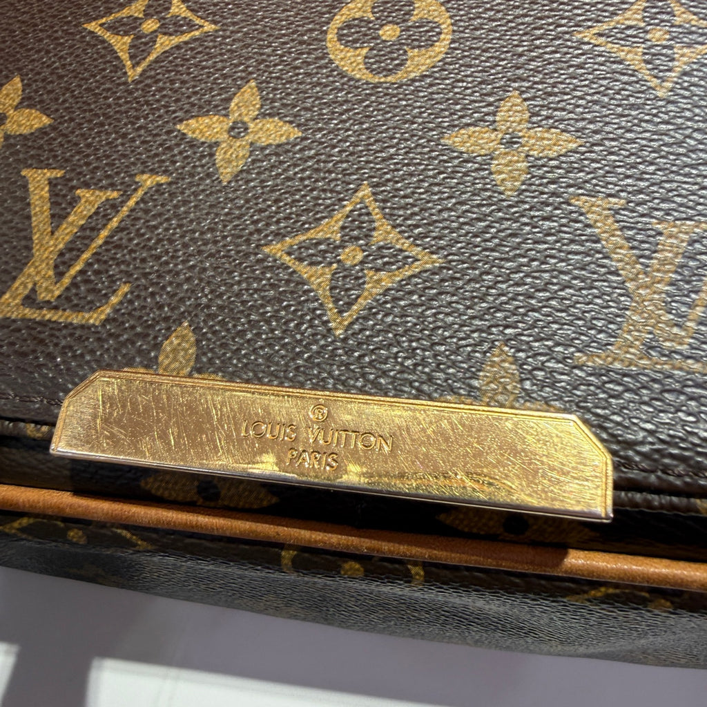Louis Vuitton Messenger Bag