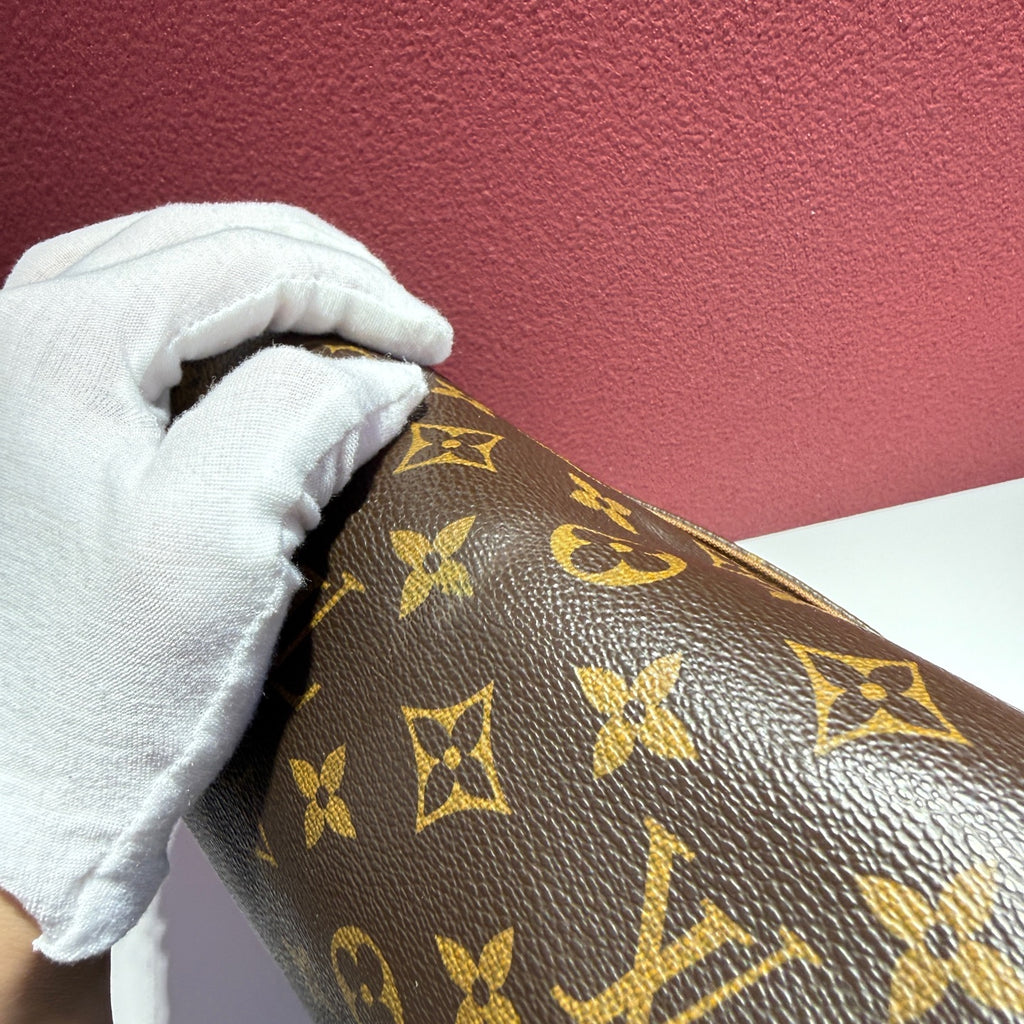 Louis Vuitton Messenger Bag
