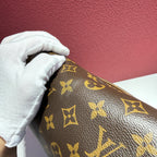 Louis Vuitton Messenger Bag