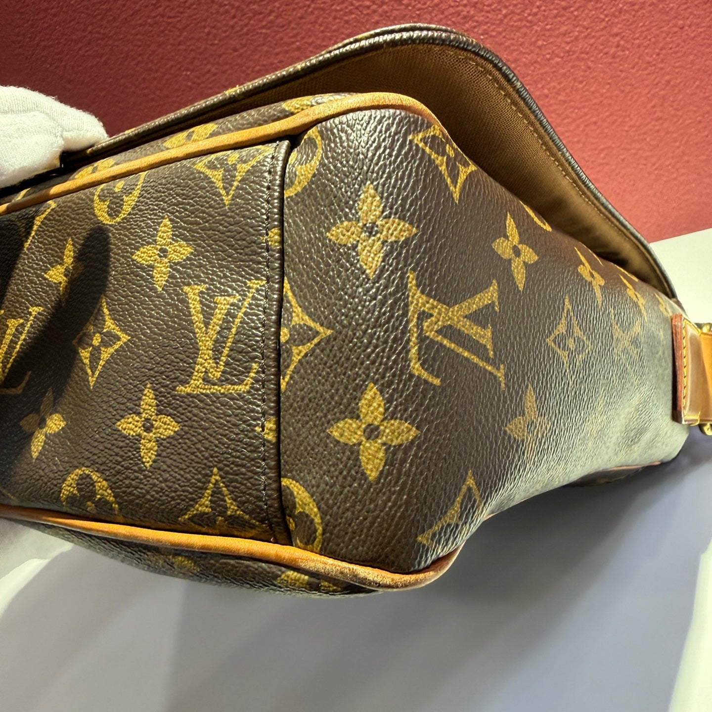 Louis Vuitton Messenger Bag