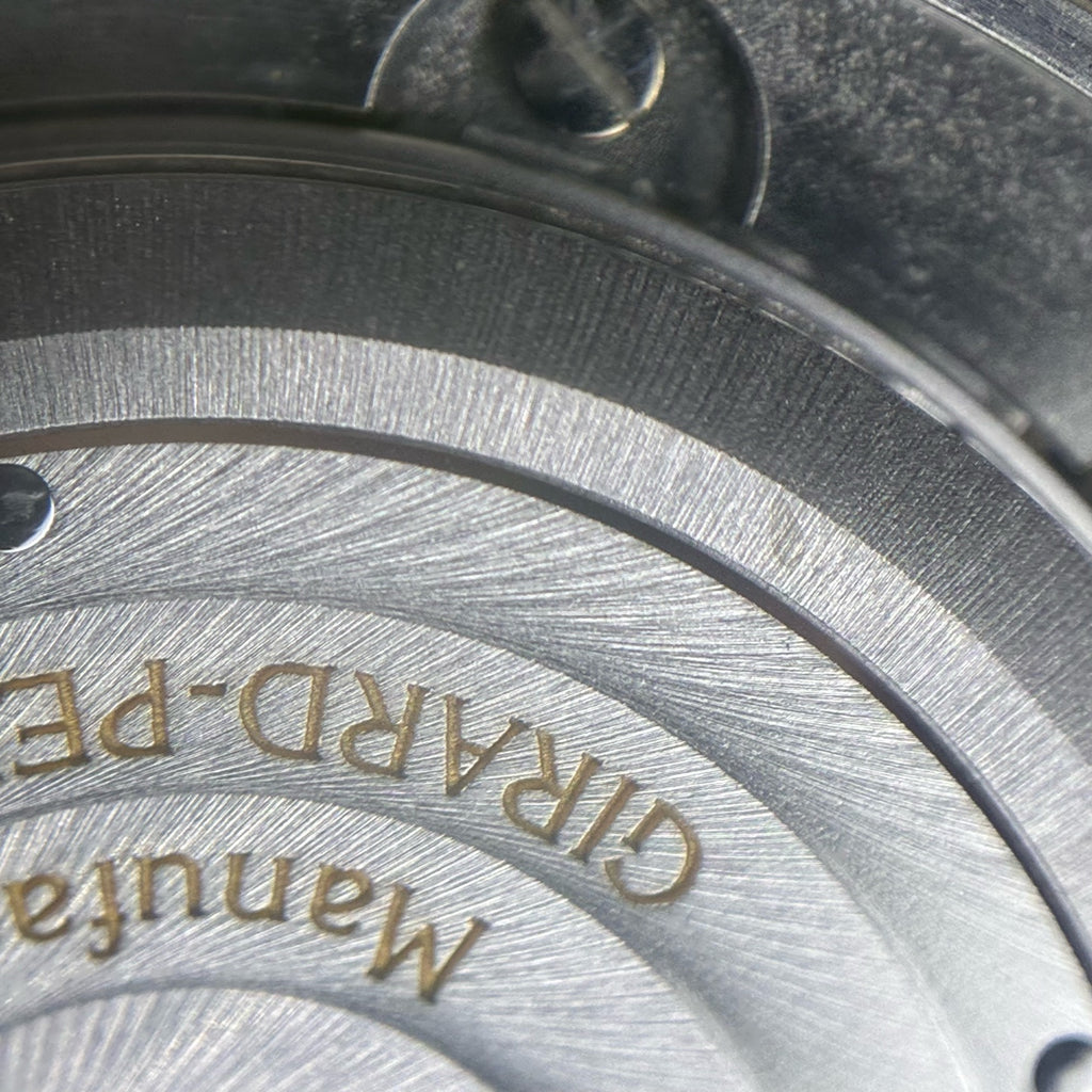 Girard-Perregaux Laureato 42 mm 81020-11-131-11A
