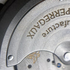 Girard-Perregaux Laureato 42 mm 81020-11-131-11A