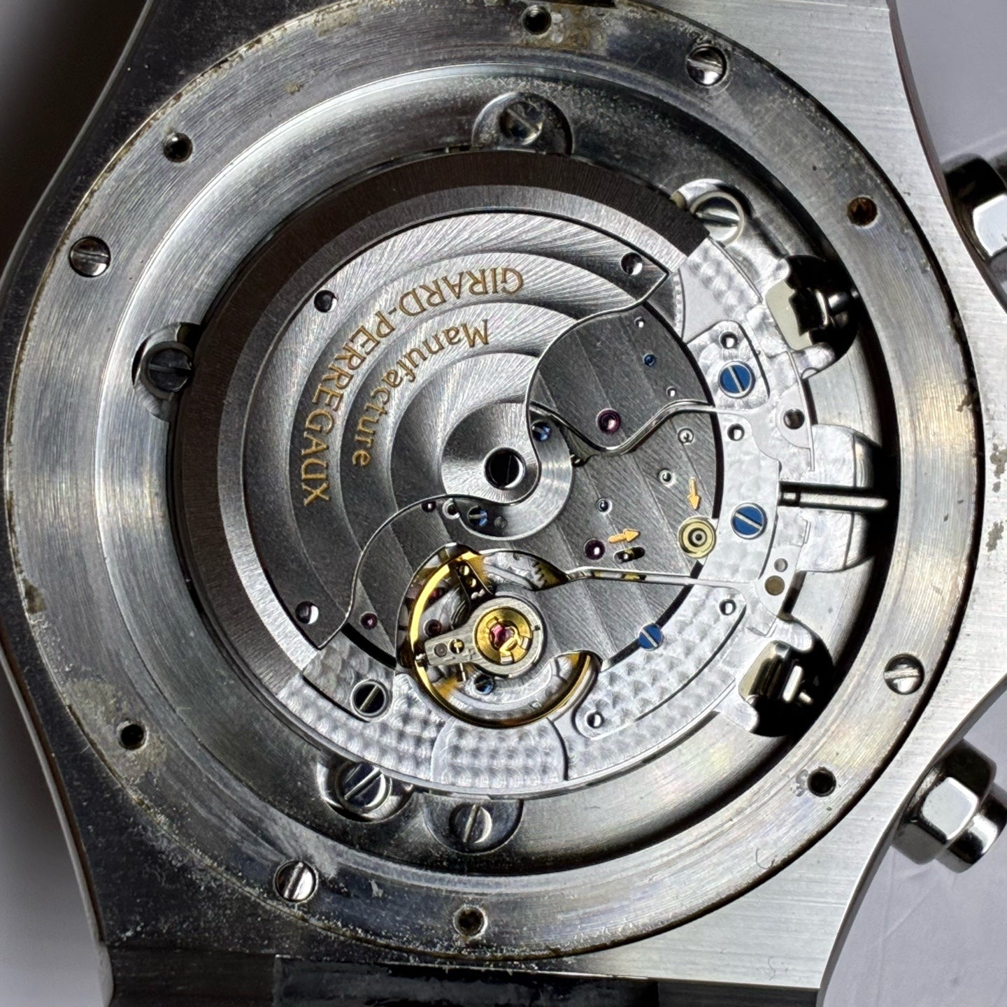 Girard-Perregaux Laureato 42 mm 81020-11-131-11A