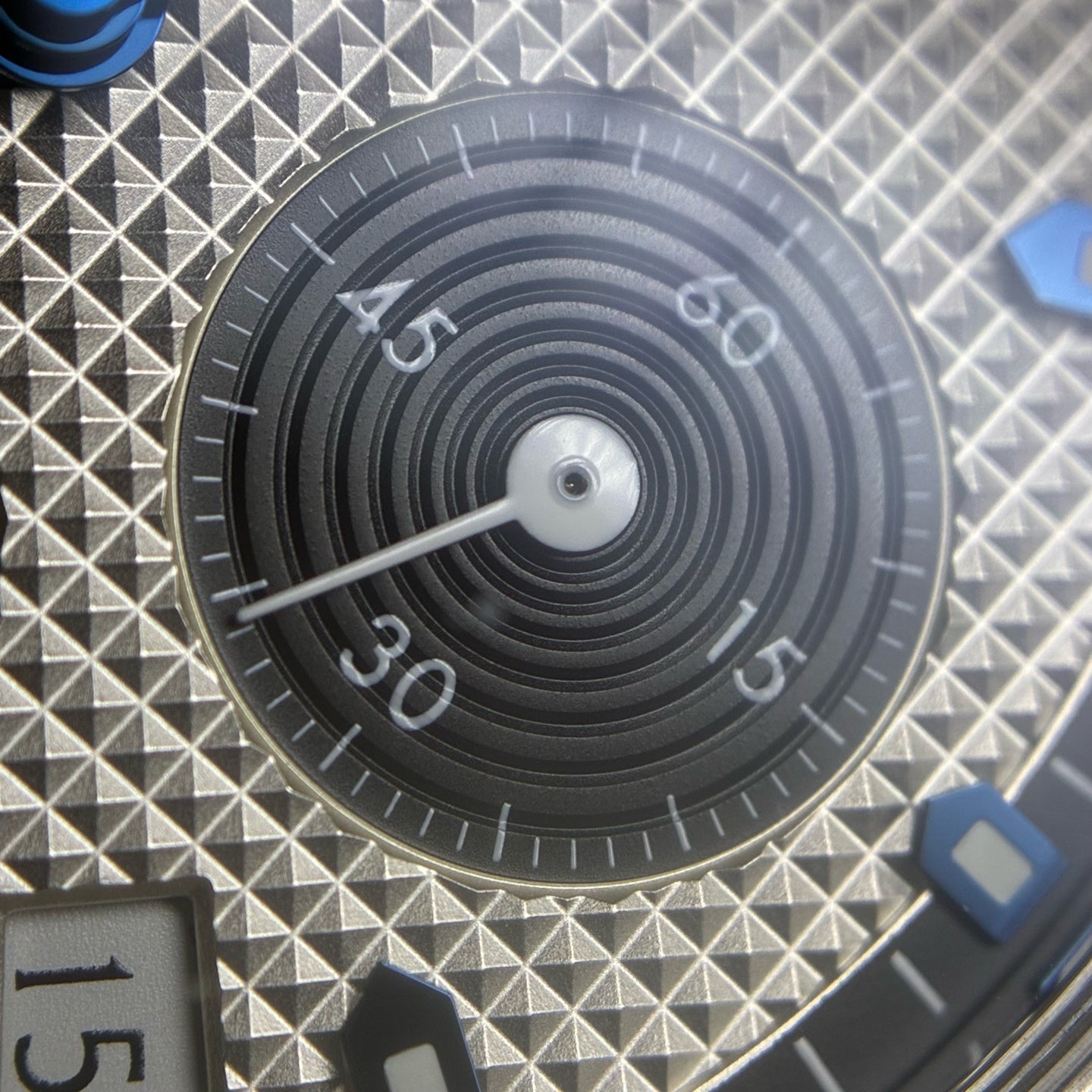 Girard-Perregaux Laureato 42 mm 81020-11-131-11A