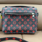 Louis Vuitton Messenger Bag