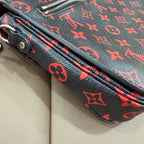 Louis Vuitton Messenger Bag