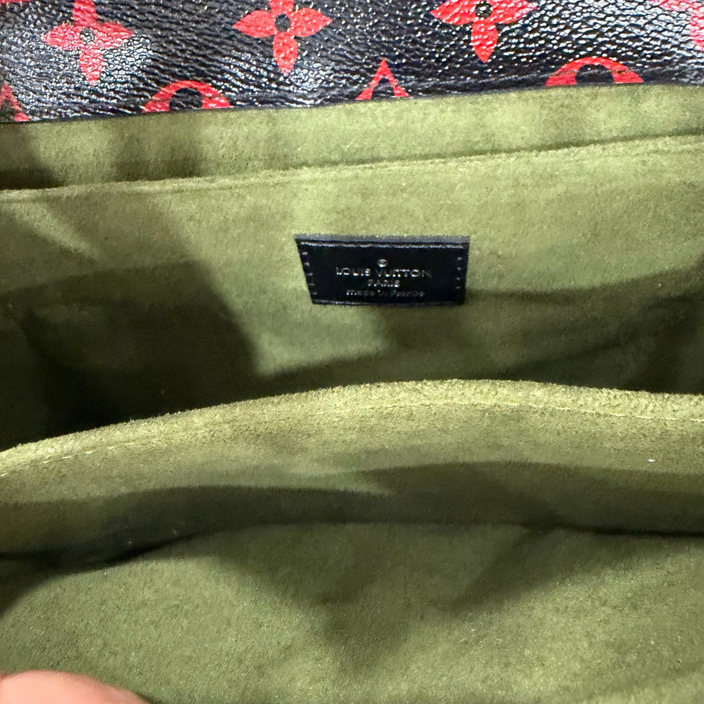 Louis Vuitton Messenger Bag