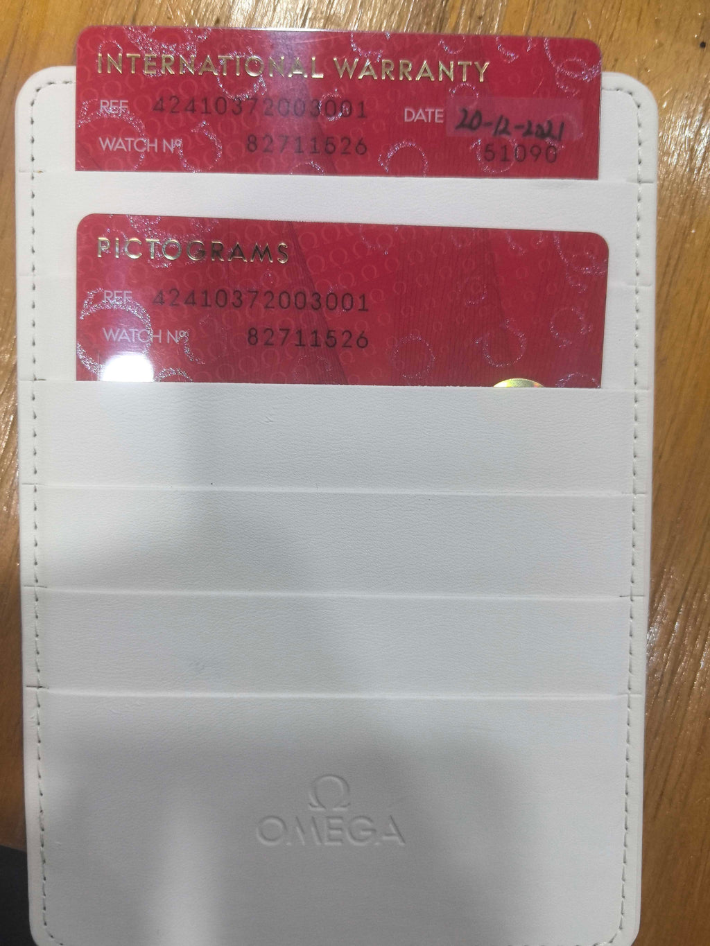 Omega Flying Disc Series 36.8 424.10.37.20.03.001