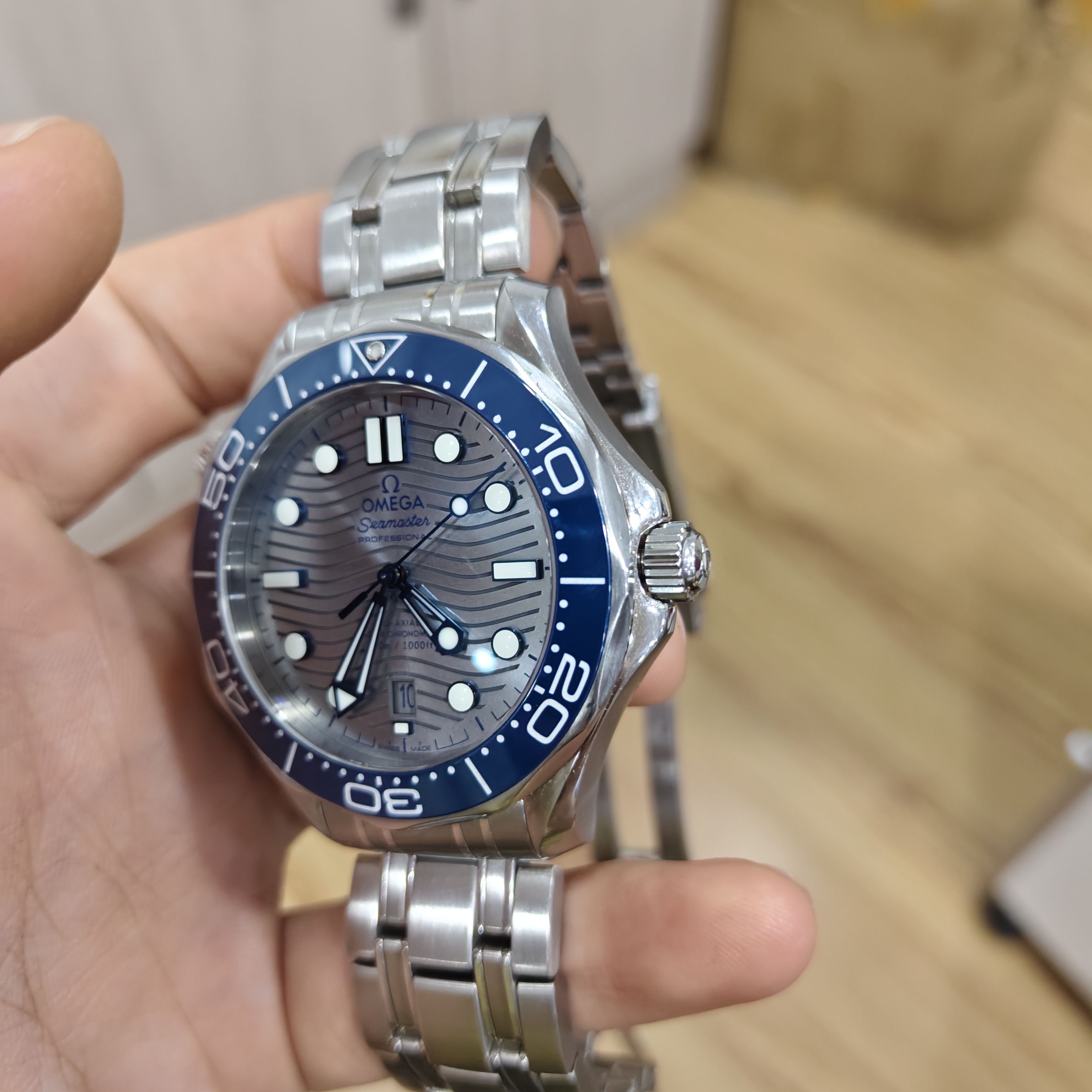 Omega Seahorse Series 42 210.30.42.20.06.001