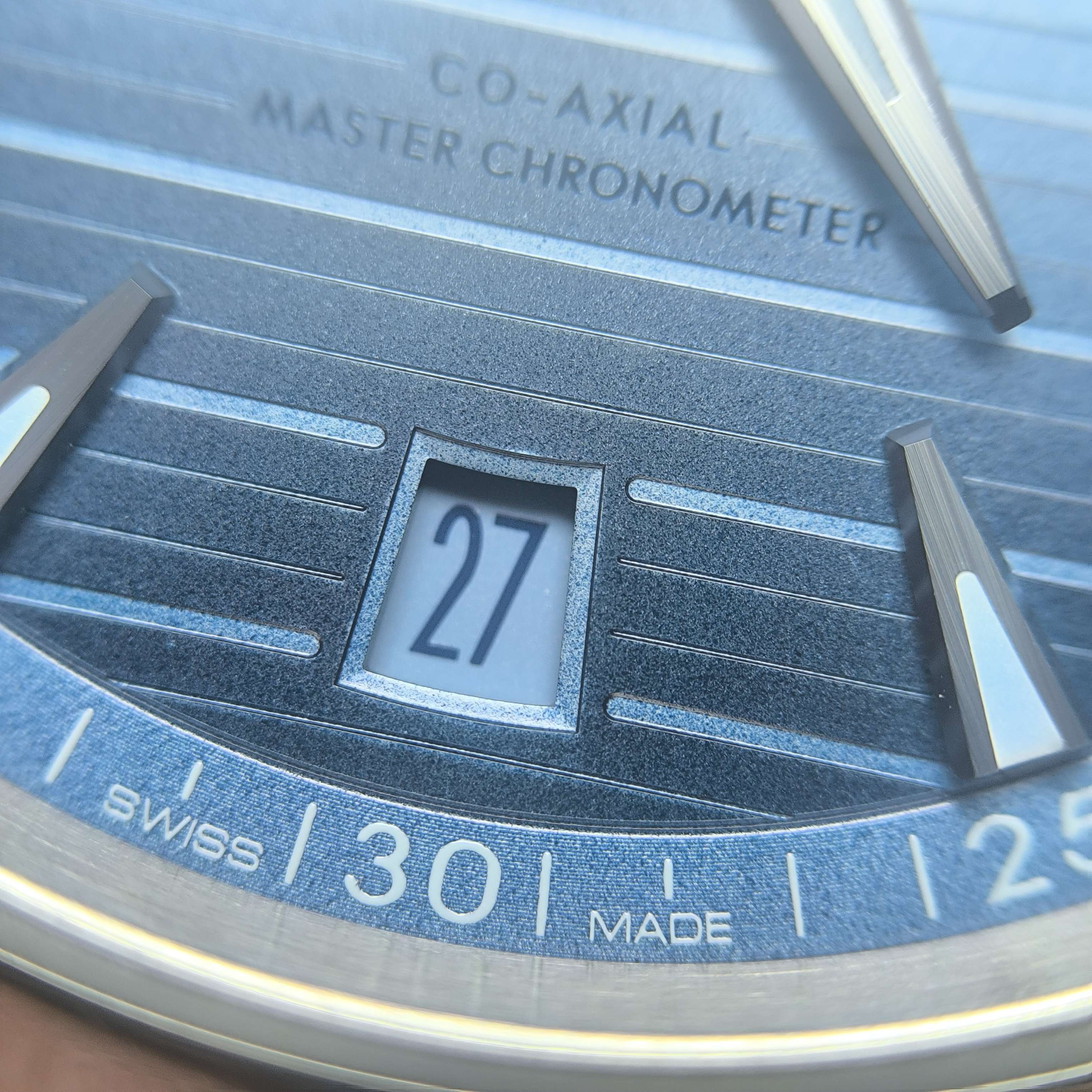 Omega Seahorse 41 millimeters 220.10.41.21.03.005