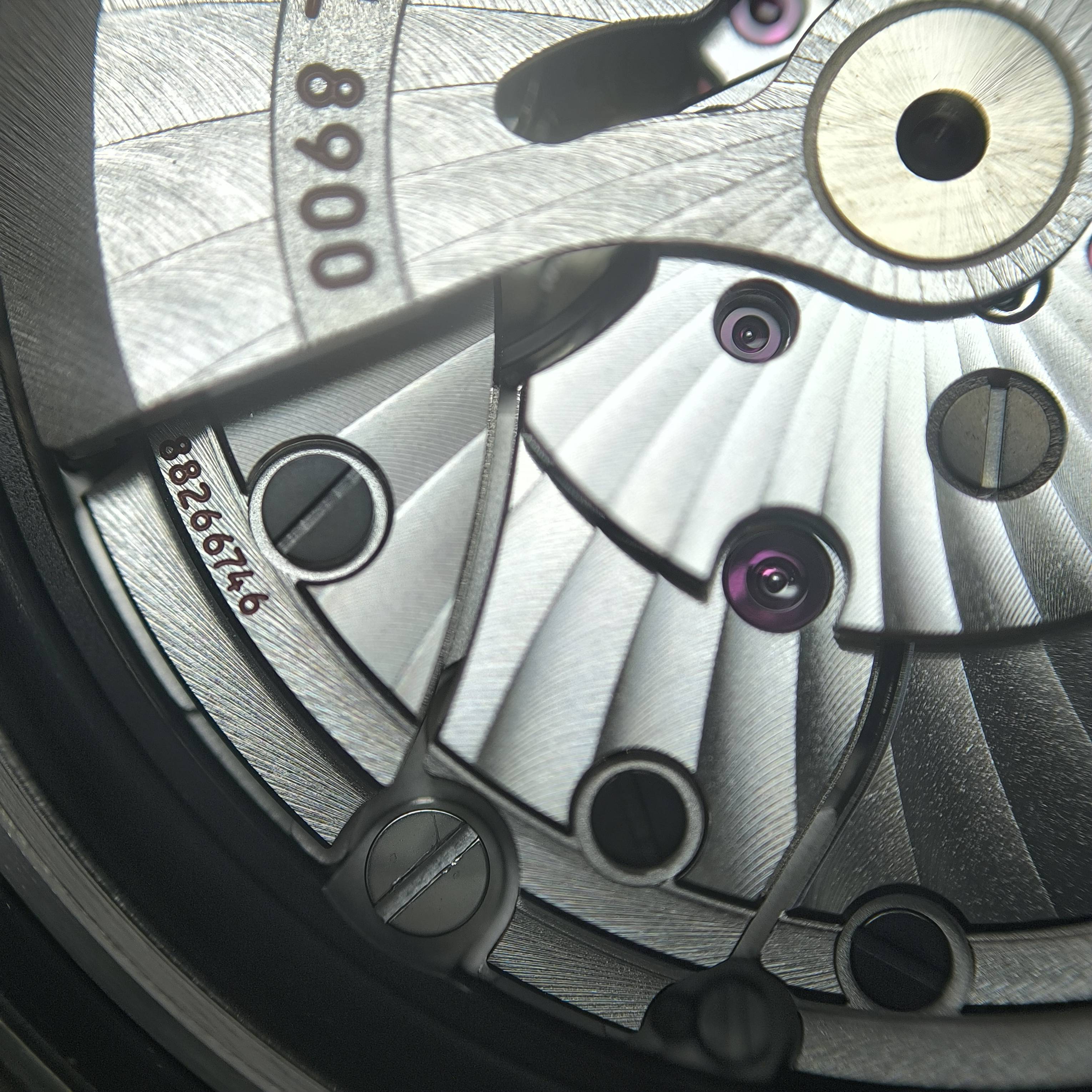 Omega Seahorse 41 millimeters 220.10.41.21.03.005