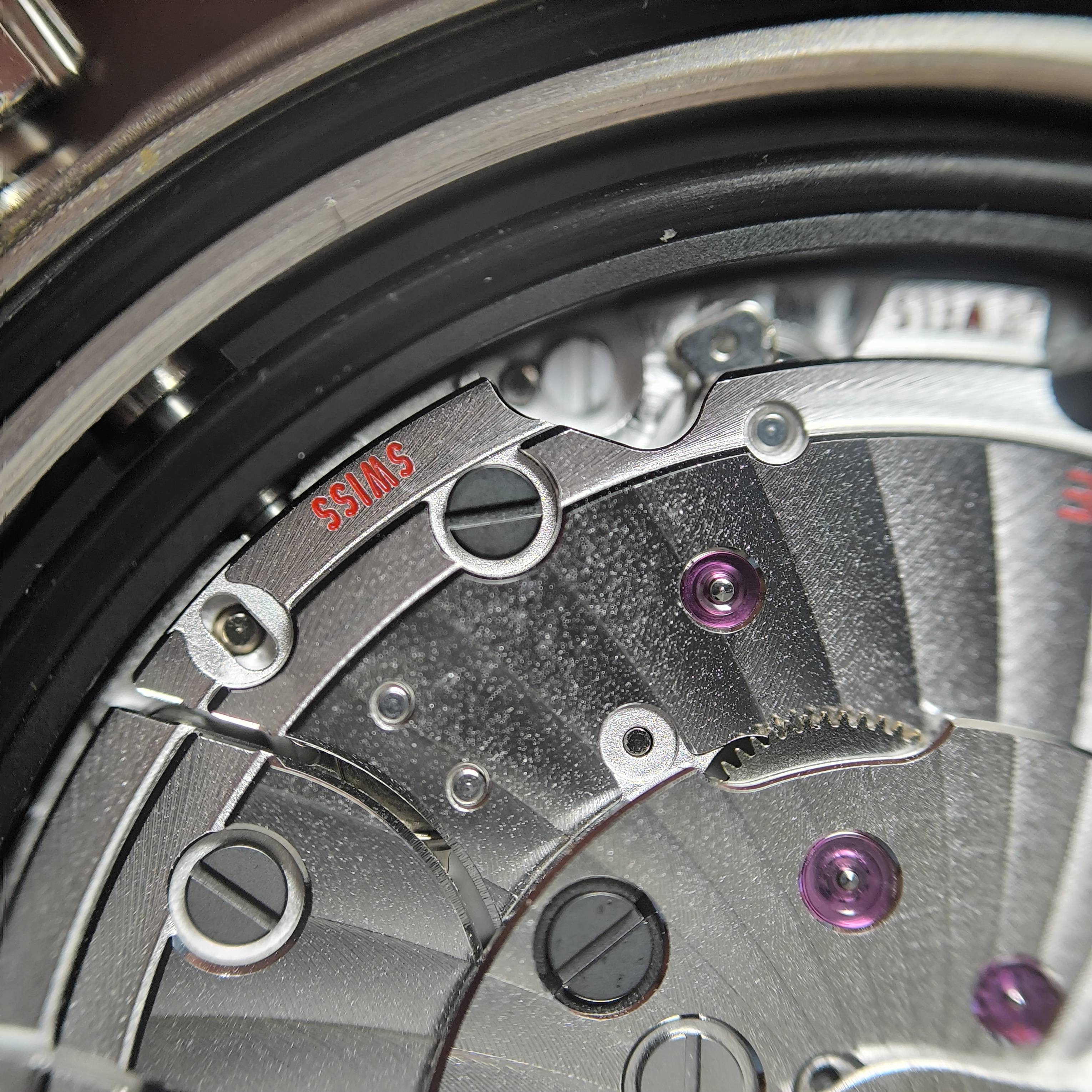 Omega Seahorse 41 millimeters 220.10.41.21.03.005