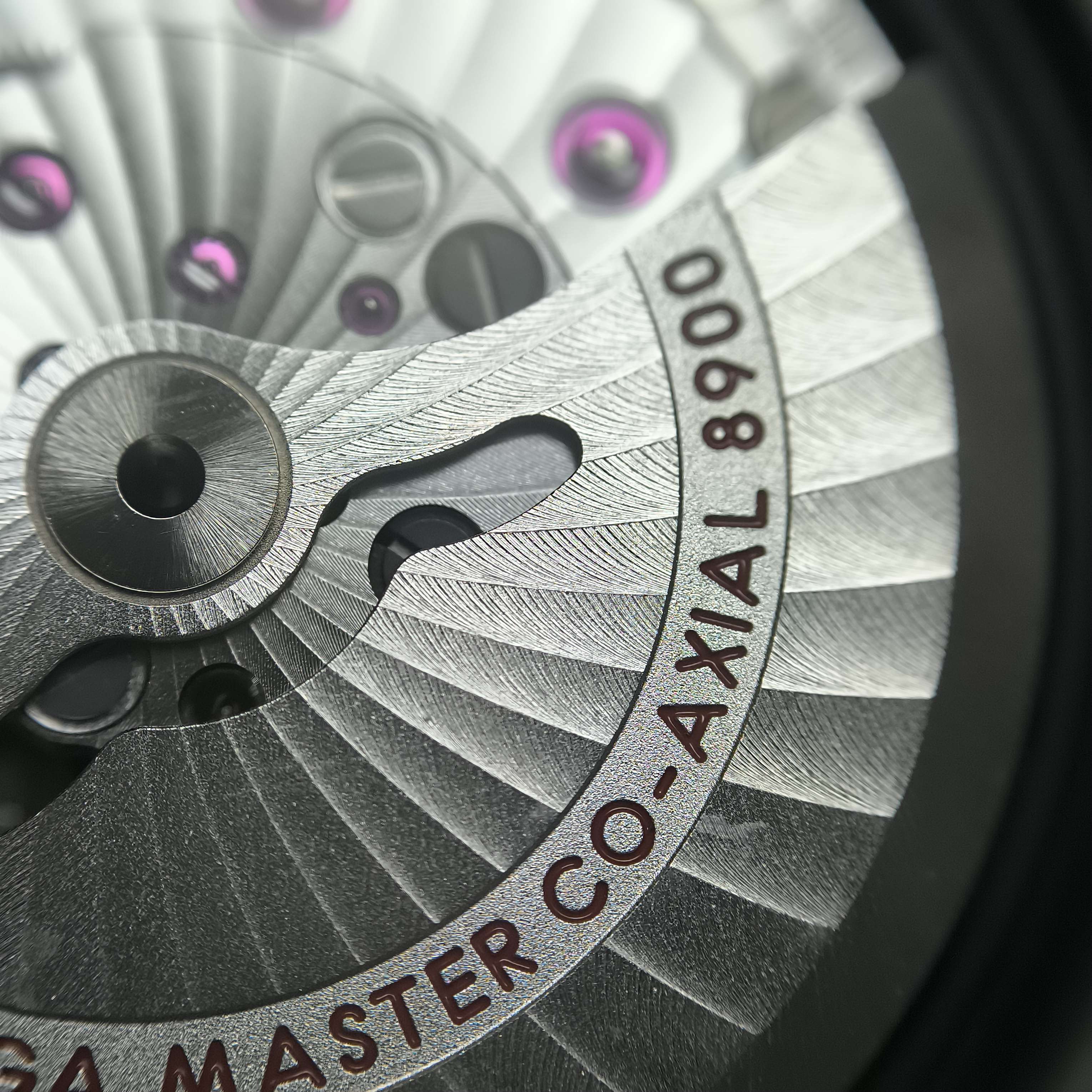 Omega Seahorse 41 millimeters 220.10.41.21.03.005