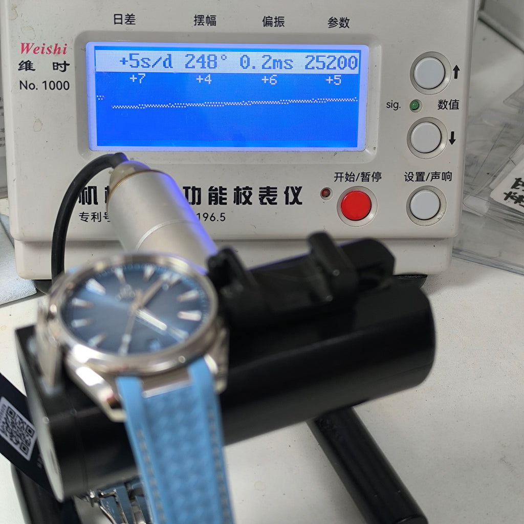 Omega Seahorse 41 millimeters 220.10.41.21.03.005