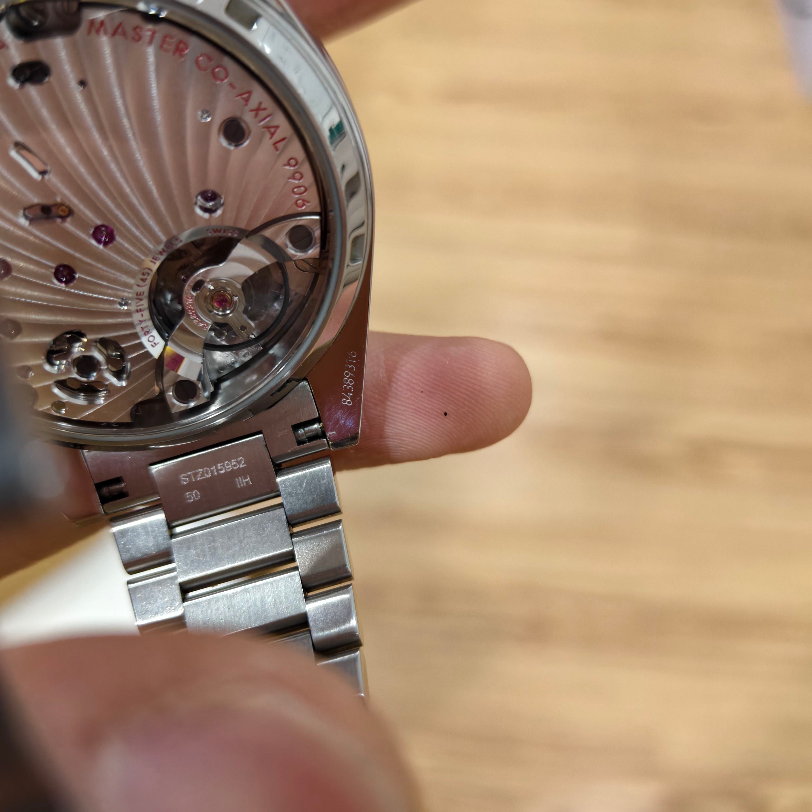 Omega Professional Series 40.5 332.10.41.51.10.001