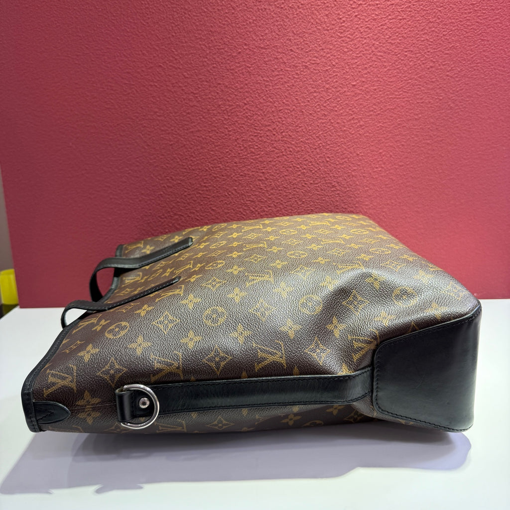 Louis Vuitton Tote