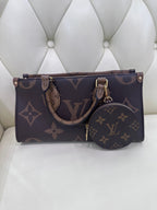 Louis Vuitton Onthego Crossbody 25 x 13 x 10 M46653