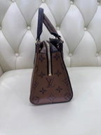 Louis Vuitton Onthego Crossbody 25 x 13 x 10 M46653