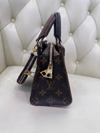 Louis Vuitton Onthego Crossbody 25 x 13 x 10 M46653