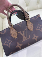 Louis Vuitton Onthego Crossbody 25 x 13 x 10 M46653