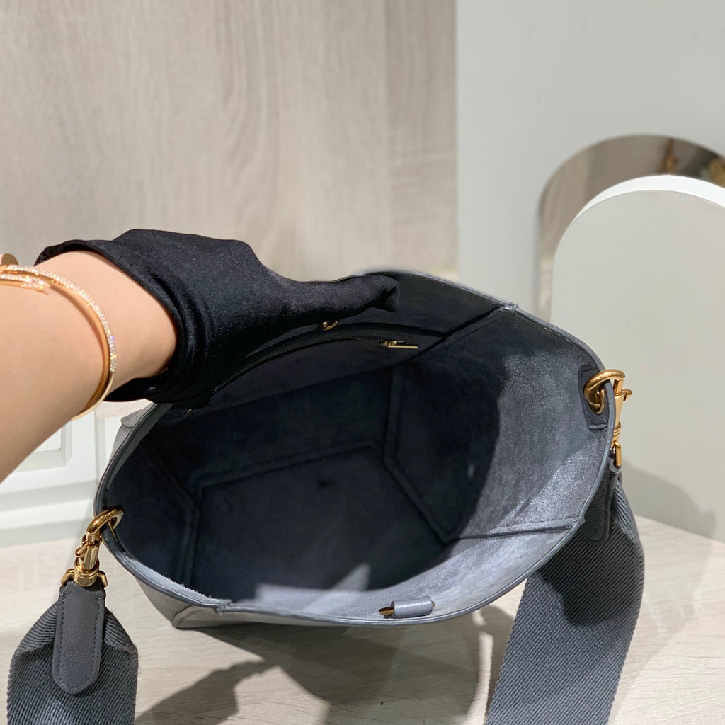 Celine Bucket & Drawstring Bag 189303AH4.05CL