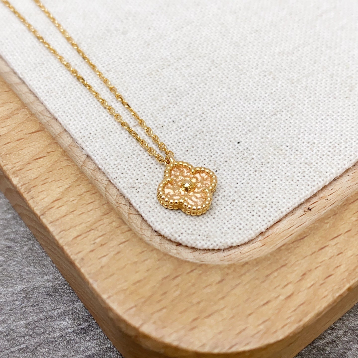 Van Cleef & Arpels Rose gold Necklace