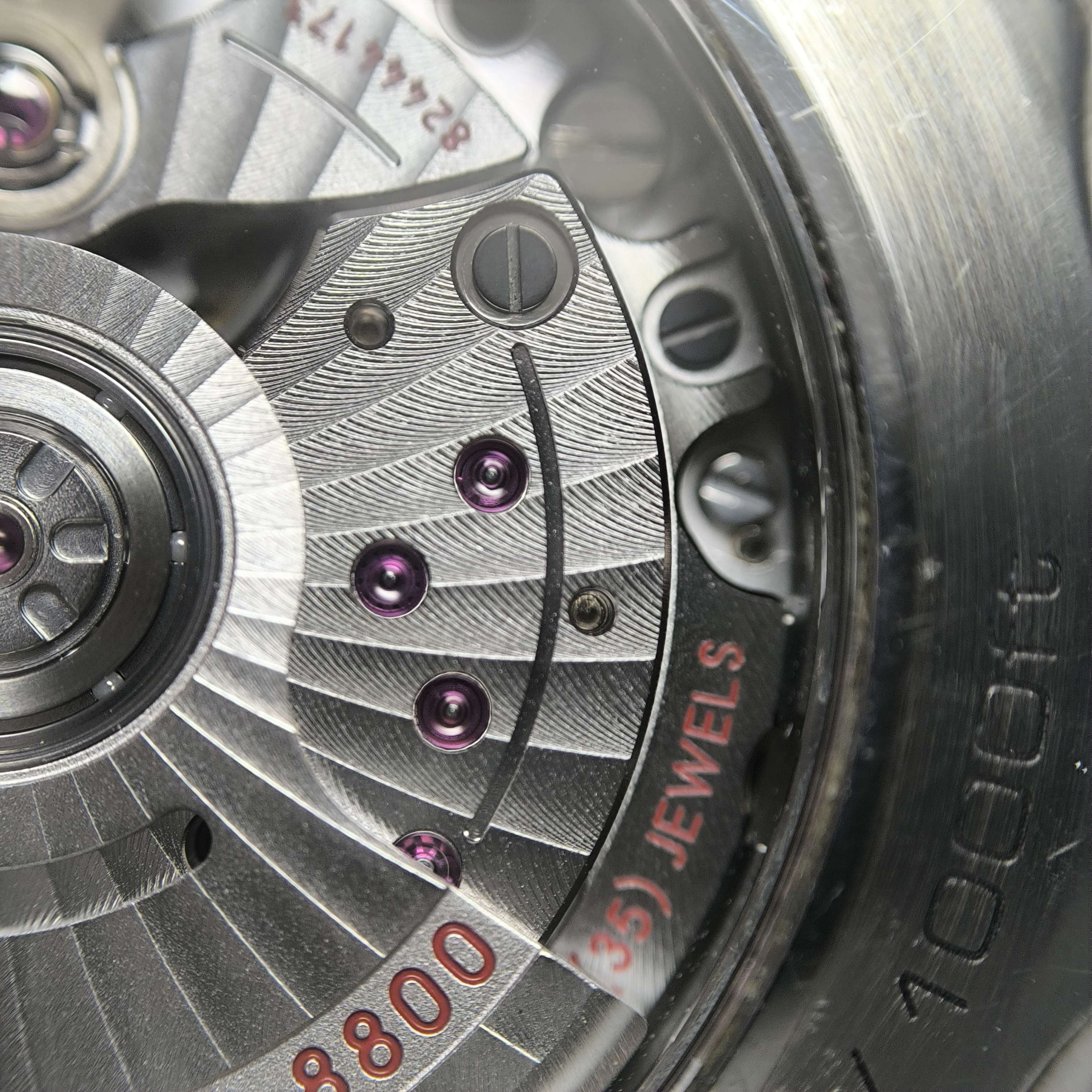 Omega Seahorse Series 42 210.30.42.20.01.001