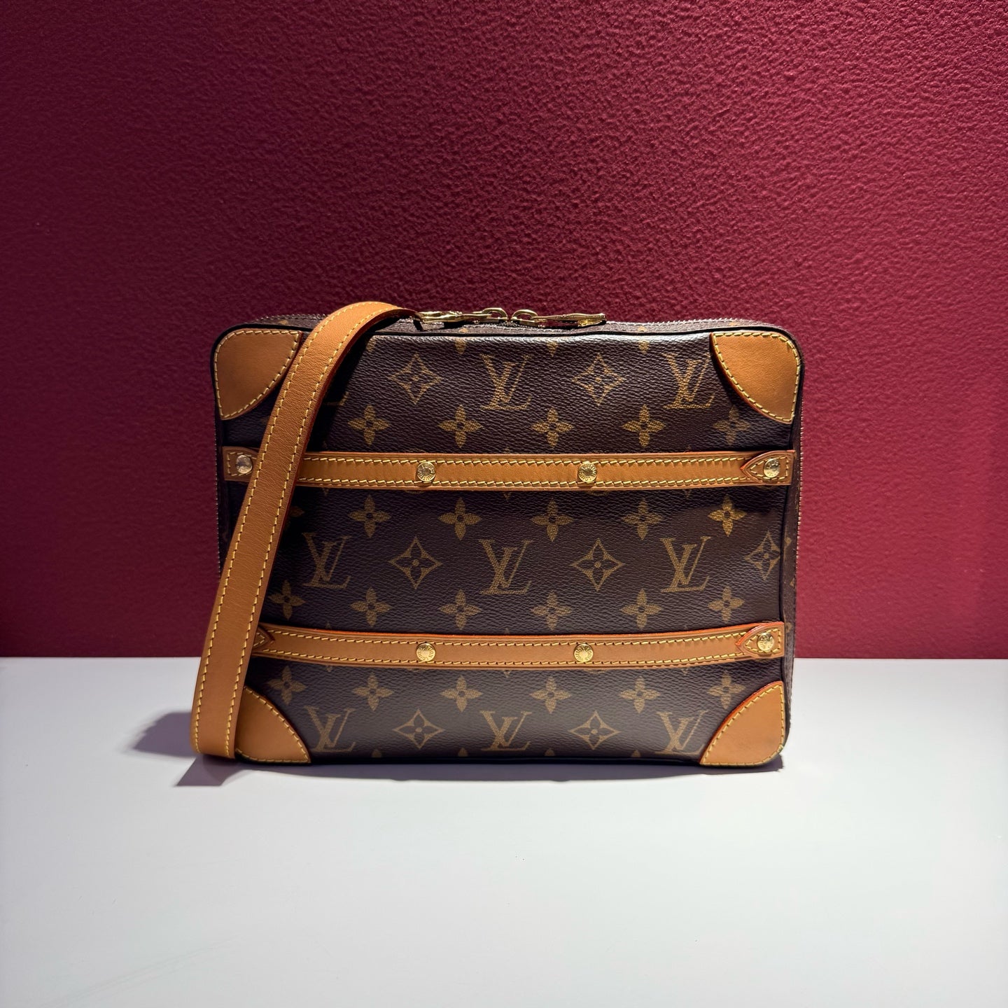 Louis Vuitton Messenger Bag M68494