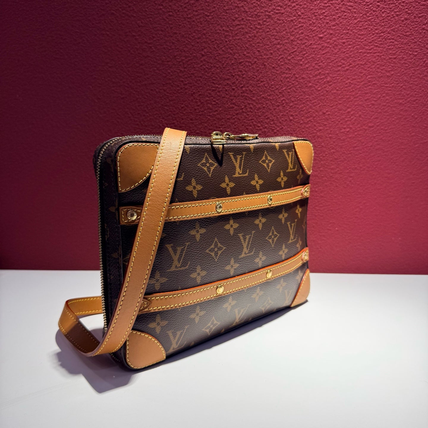 Louis Vuitton Messenger Bag M68494
