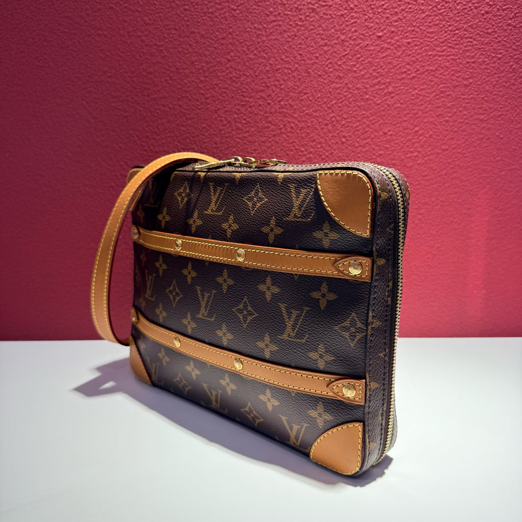 Louis Vuitton Messenger Bag M68494