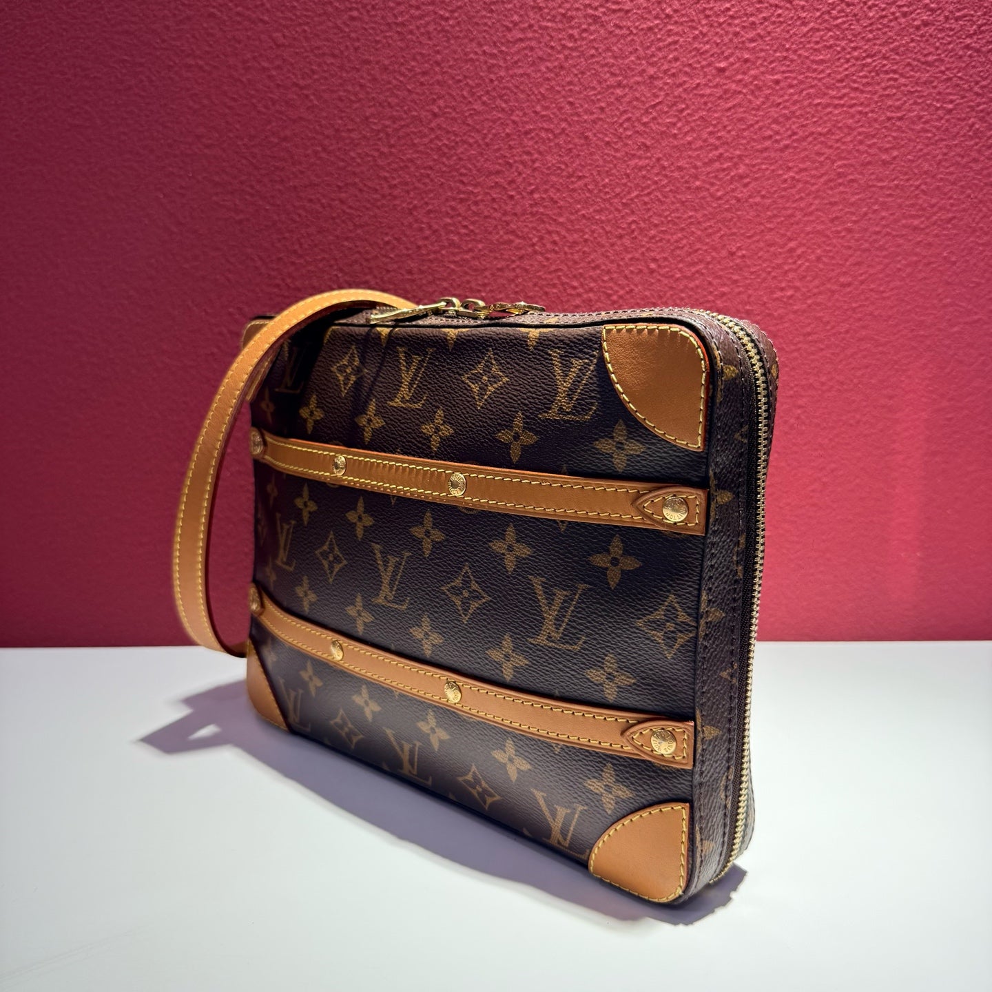 Louis Vuitton Messenger Bag M68494
