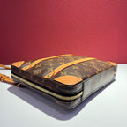Louis Vuitton Messenger Bag M68494