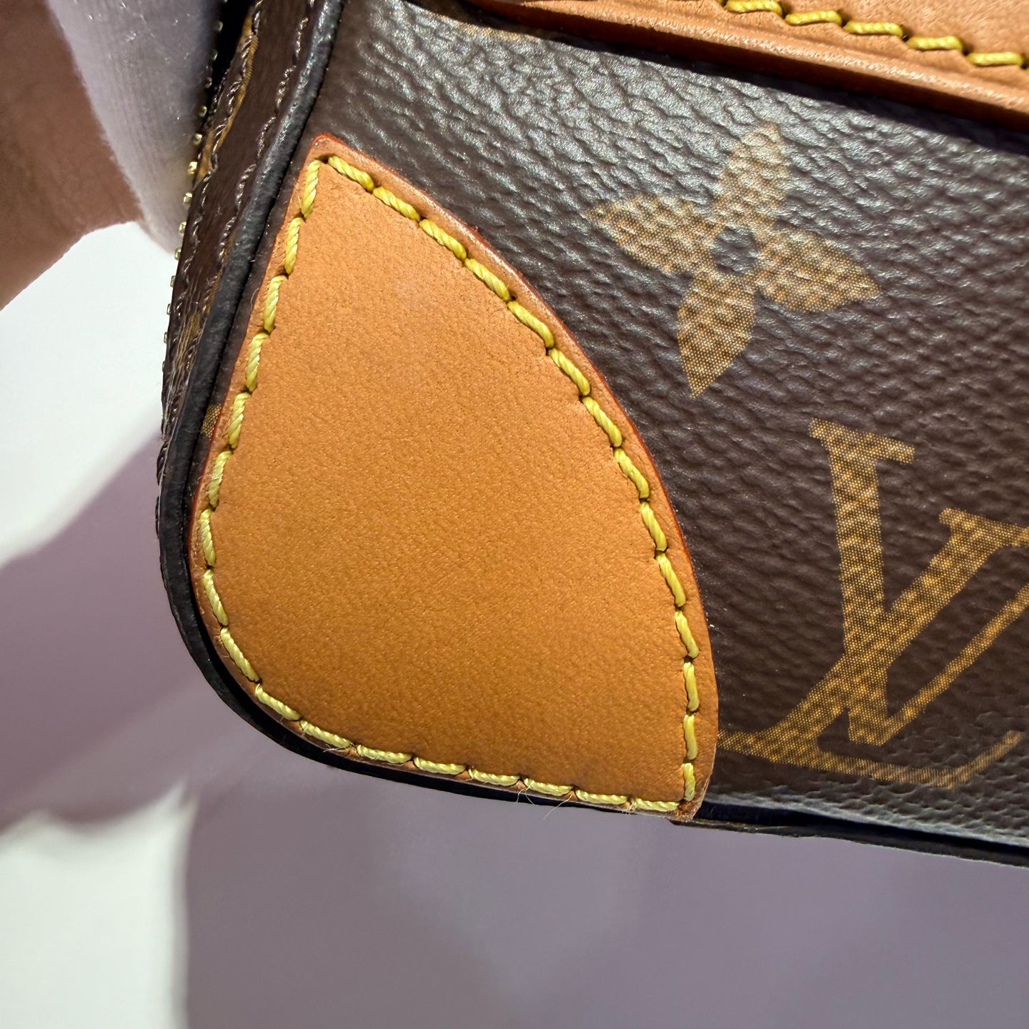 Louis Vuitton Messenger Bag M68494