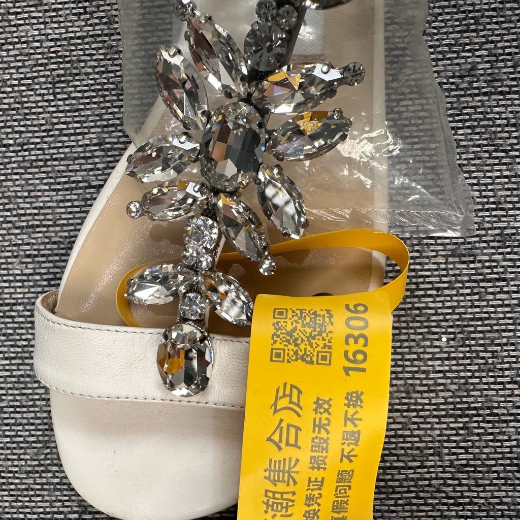 空白 White