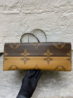 Louis Vuitton Shoulder Bag