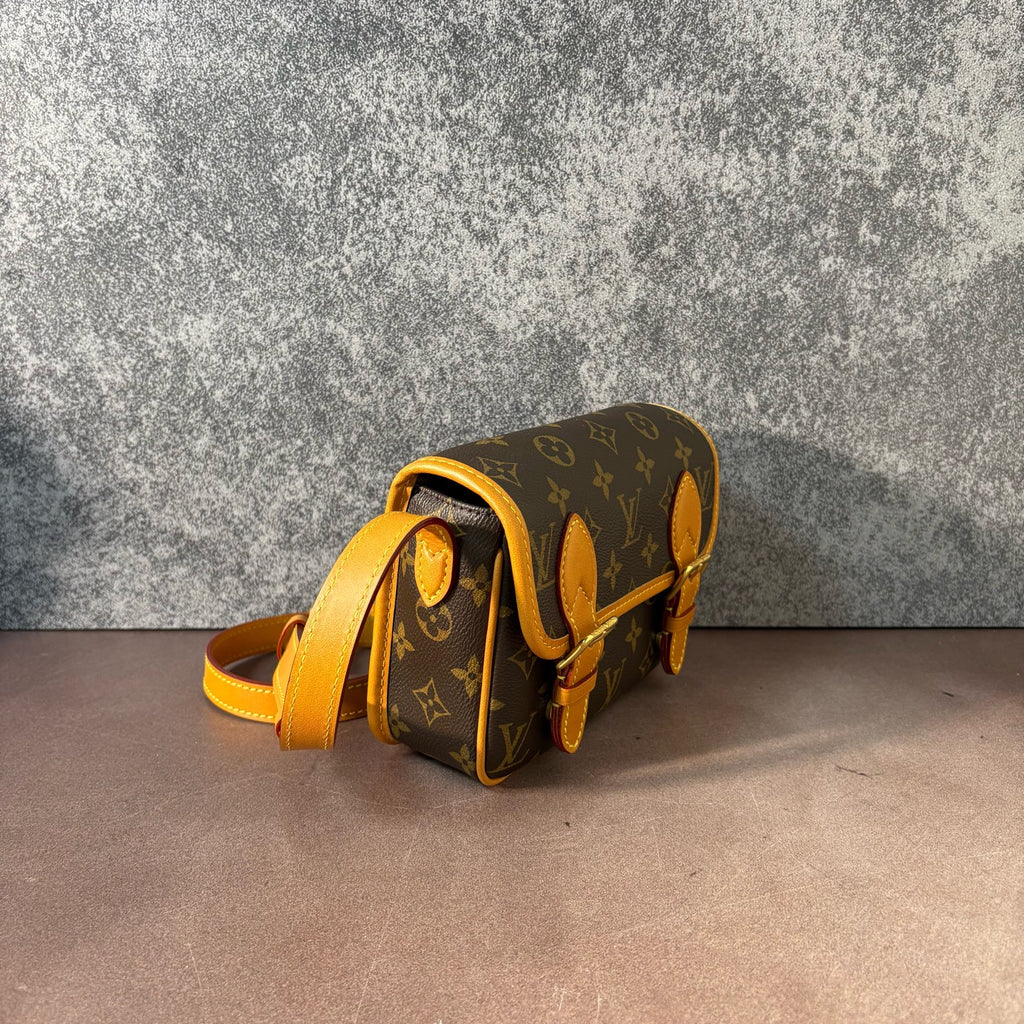 Louis Vuitton Messenger Bag