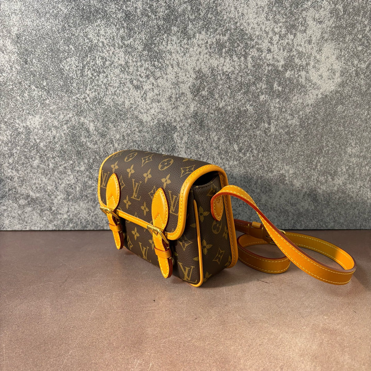 Louis Vuitton Messenger Bag