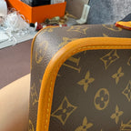 Louis Vuitton Messenger Bag