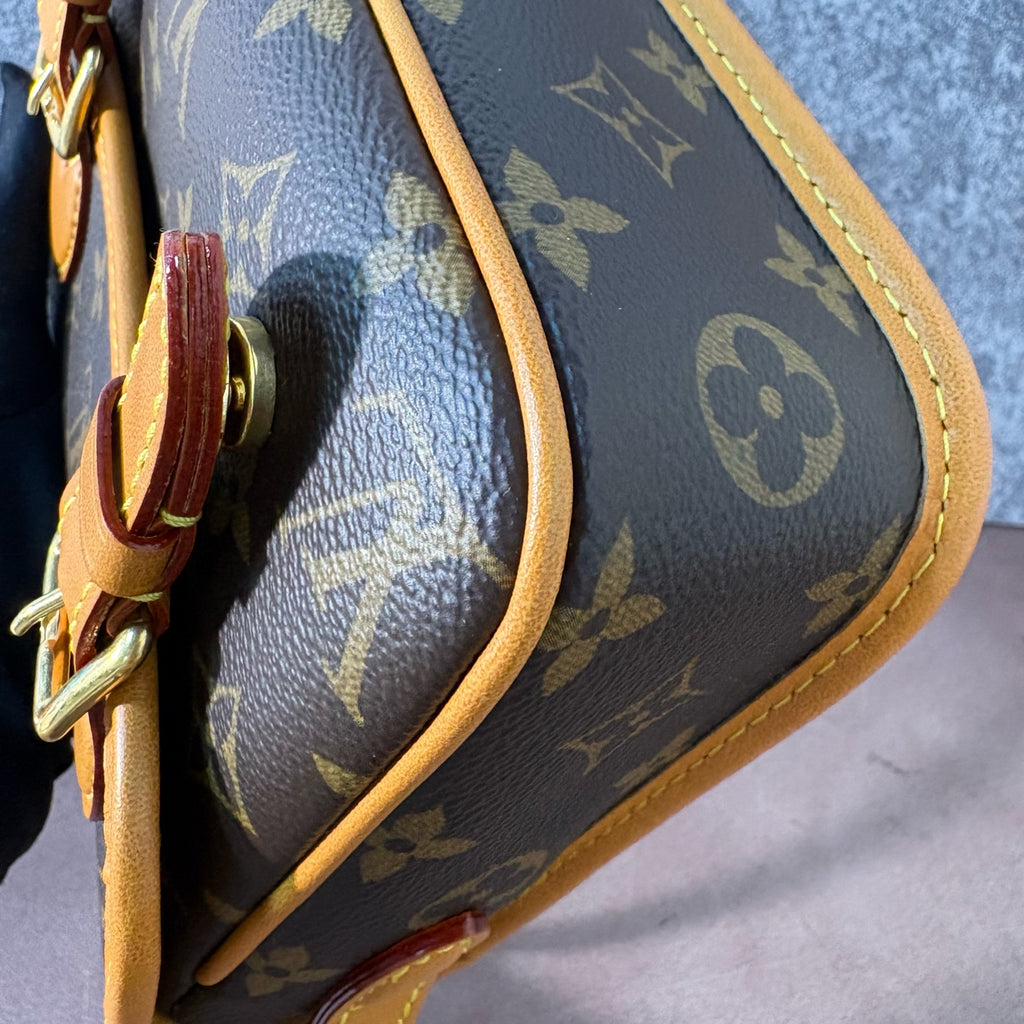 Louis Vuitton Messenger Bag