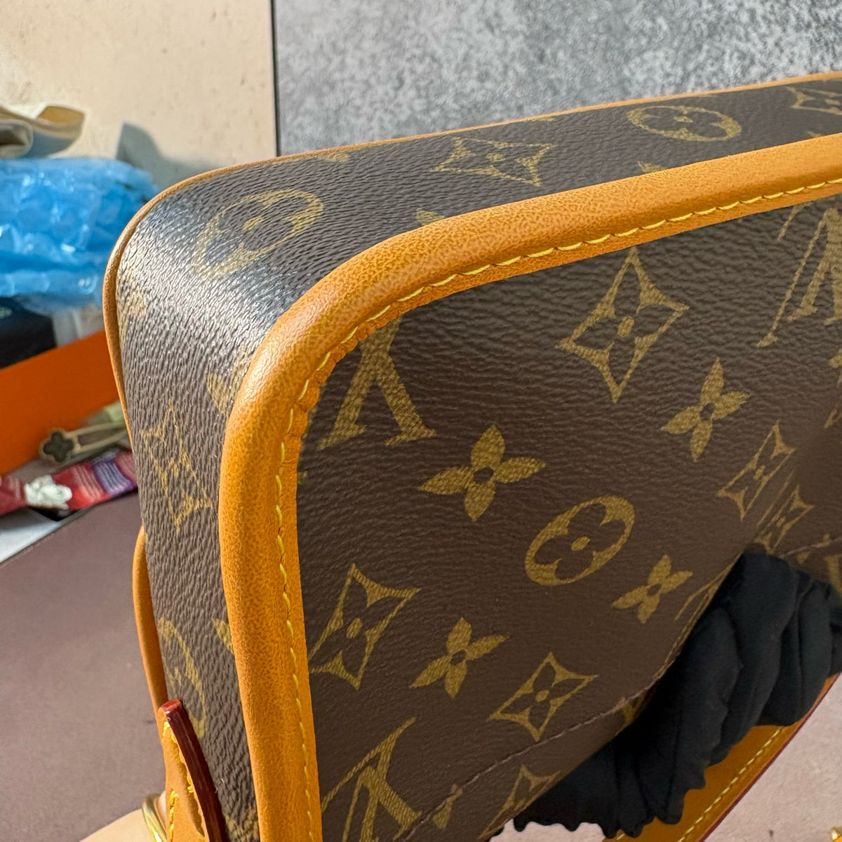 Louis Vuitton Messenger Bag