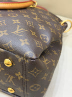 Louis Vuitton Crossbody Length 34 x Width 12 x Height 26 cm M40906