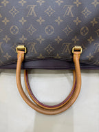 Louis Vuitton Crossbody Length 34 x Width 12 x Height 26 cm M40906
