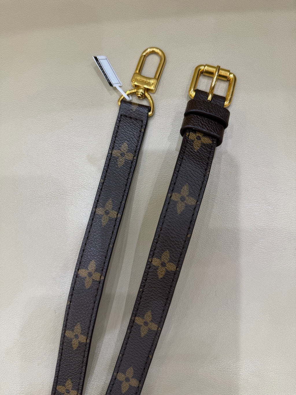 Louis Vuitton Crossbody Length 34 x Width 12 x Height 26 cm M40906