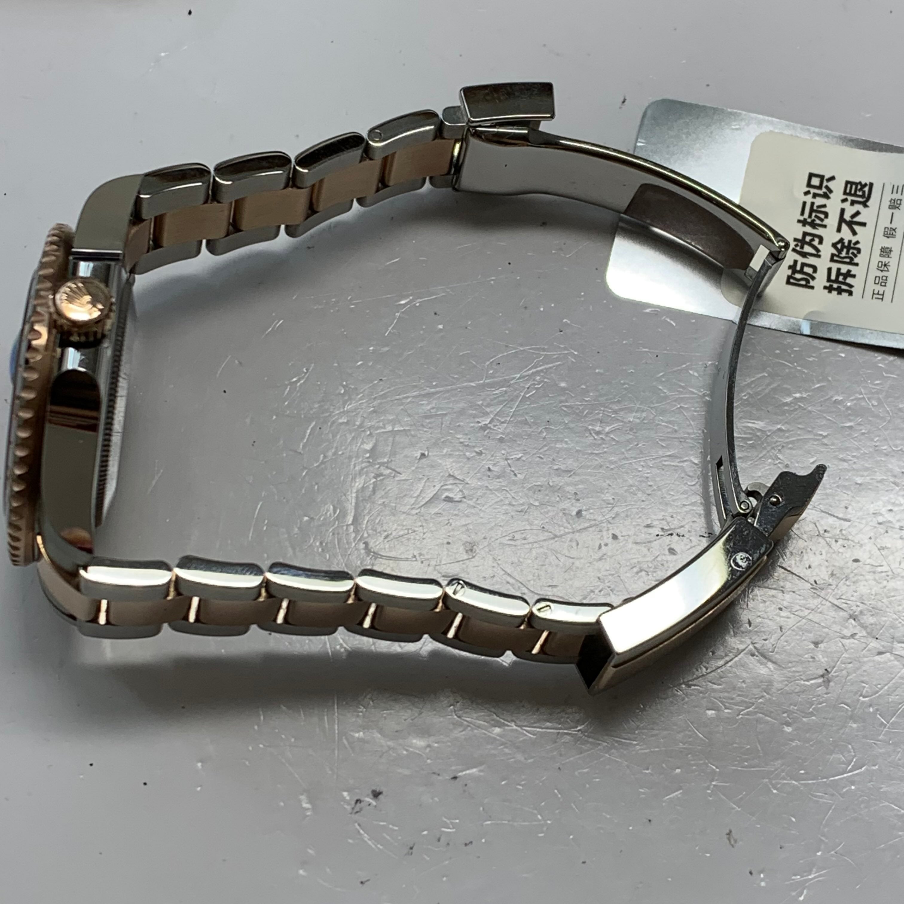 Rolex GMT-Master II 40 millimeters m126711chnr-0002