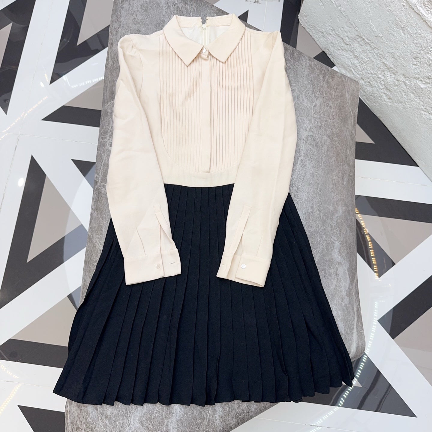 Valentino White