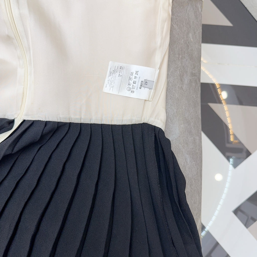 Valentino White